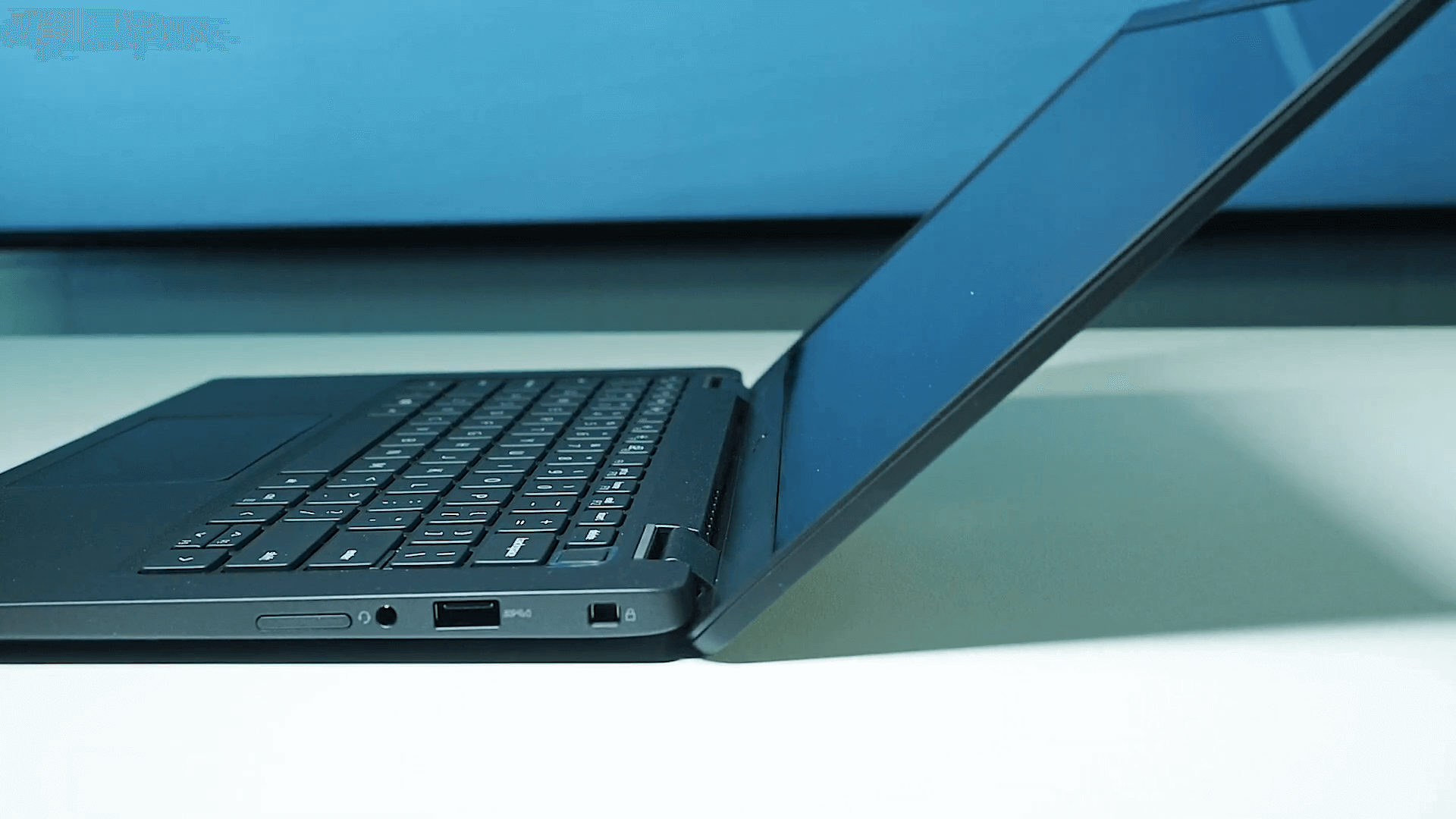 Dell Latitude 13 7310 vs XPS 13 9300: Which One is Better to Buy?