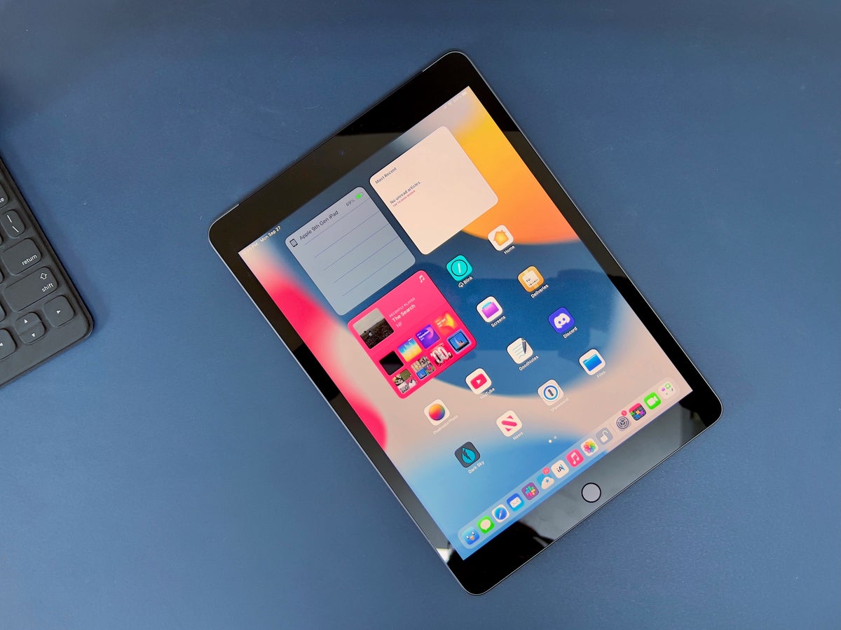 iPad 10.2 (2021) vs Samsung Galaxy Tab S7 FE